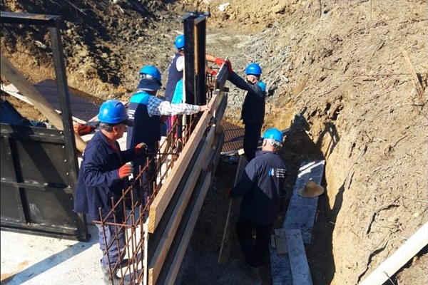  სოფელ გაჯისაქენდში, აღმაშენებლის სარწყავ არხზე წყ